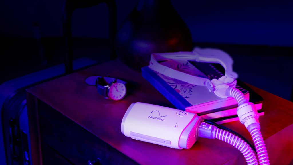 air mini cpap on a nightstand